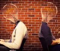 Klänningar till ditt barn är det perfekta plagget i sommar