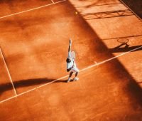 De 5 bästa platserna att spela tennis i Sverige!