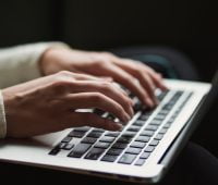 Casino Affiliate Marknadsföring: Hur man maximerar intäkterna på en konkurrenskraftig marknad